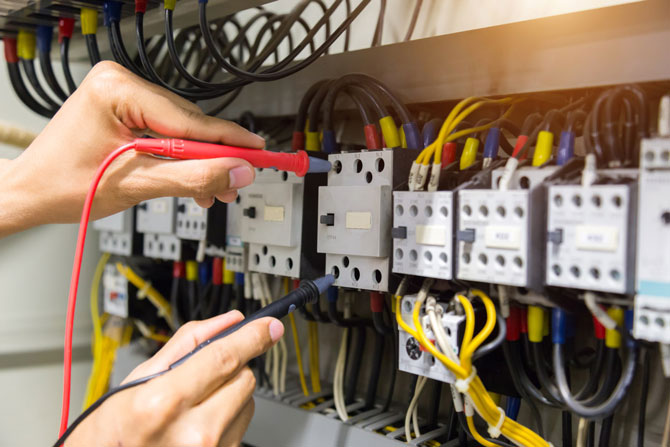 electrician in Bradenton, FL