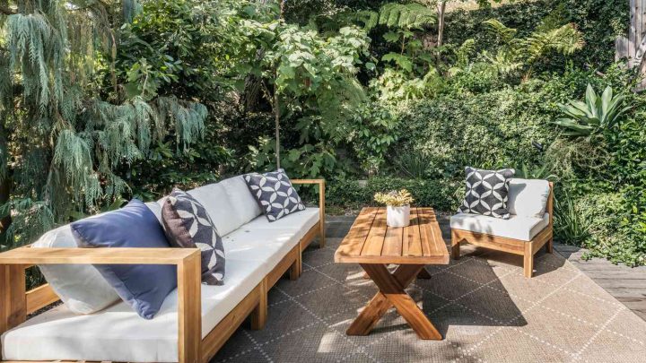 How can I choose the right garden furniture for my outdoor space?